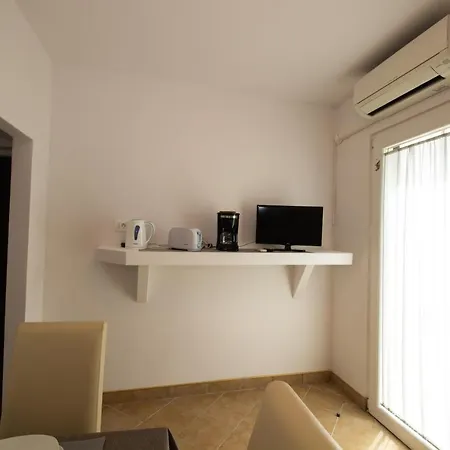 Zdenka Apartment *